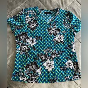 Koi Basic size L, gently worn Scrub top